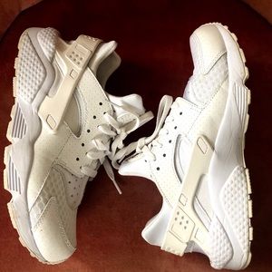 Nike Air Huarache (Men’s 8.5)